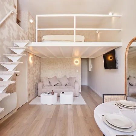 Superb Flat Heart 8th District Matignon St Honore *