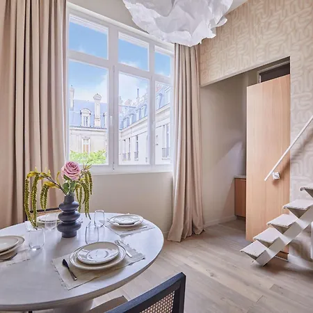 Apartment Superb Flat Heart 8th District Matignon St Honore *