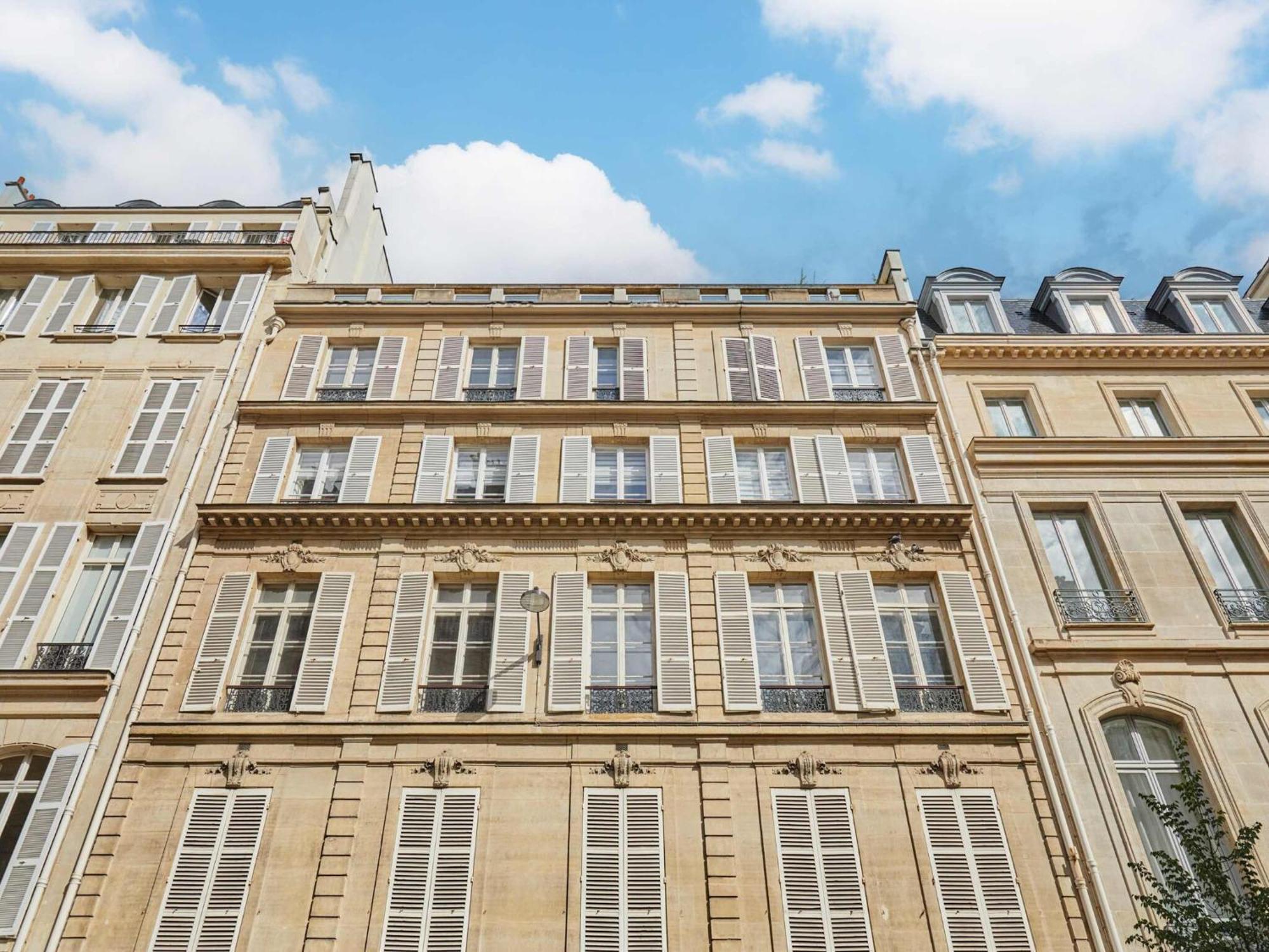 Superb Flat Heart 8th District Matignon St Honore Apartment *